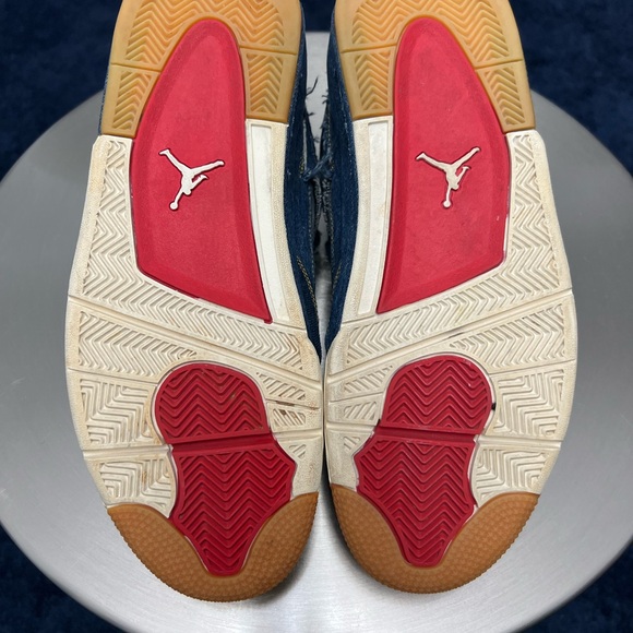 Jordan 4 x Levi’s Original Blue Denim - Picture 7 of 7